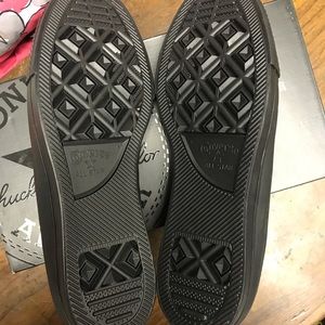 Black/Black Converse BRAND NEW IN BOX/ NEVER WORN
